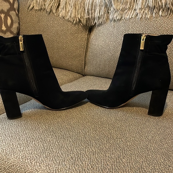 Louise et Cie Black Suede Ankle Boots - Size 7 - Picture 8 of 8